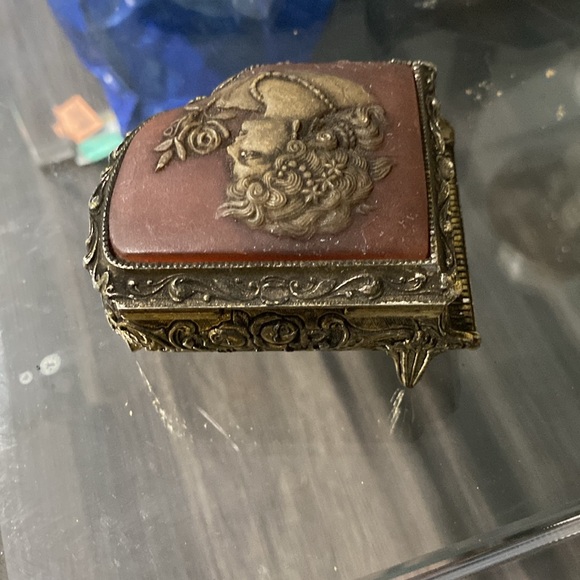 Vintage Linden Sankyo Cameo Piano Shape Music Box - Picture 4 of 5